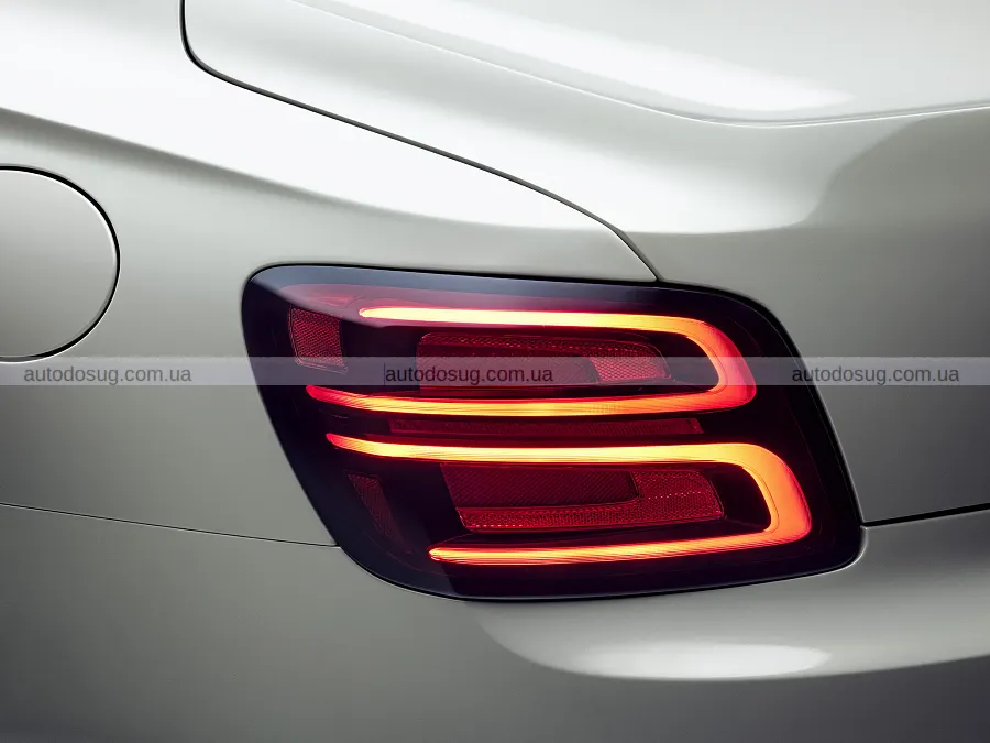 Flying Spur змінив обличчя і порвав з традицією