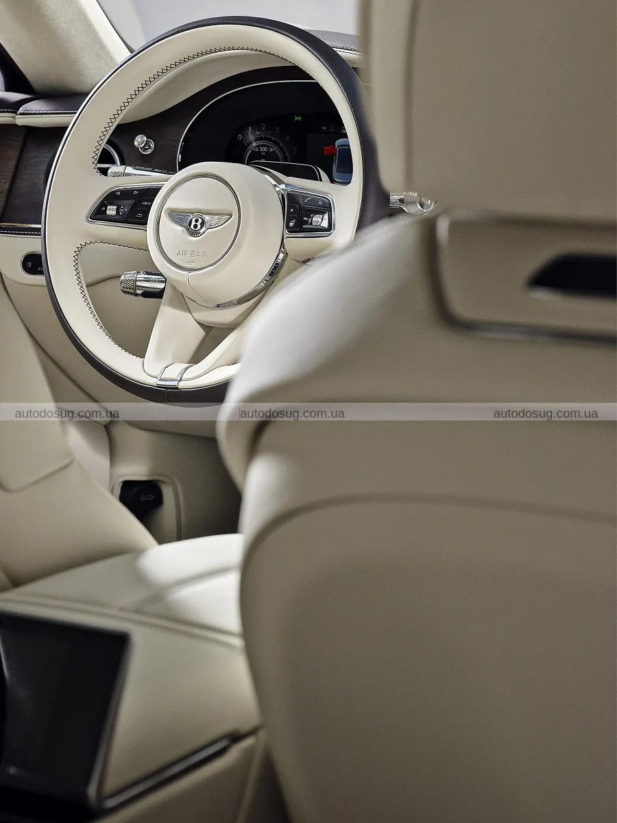 Flying Spur змінив обличчя і порвав з традицією