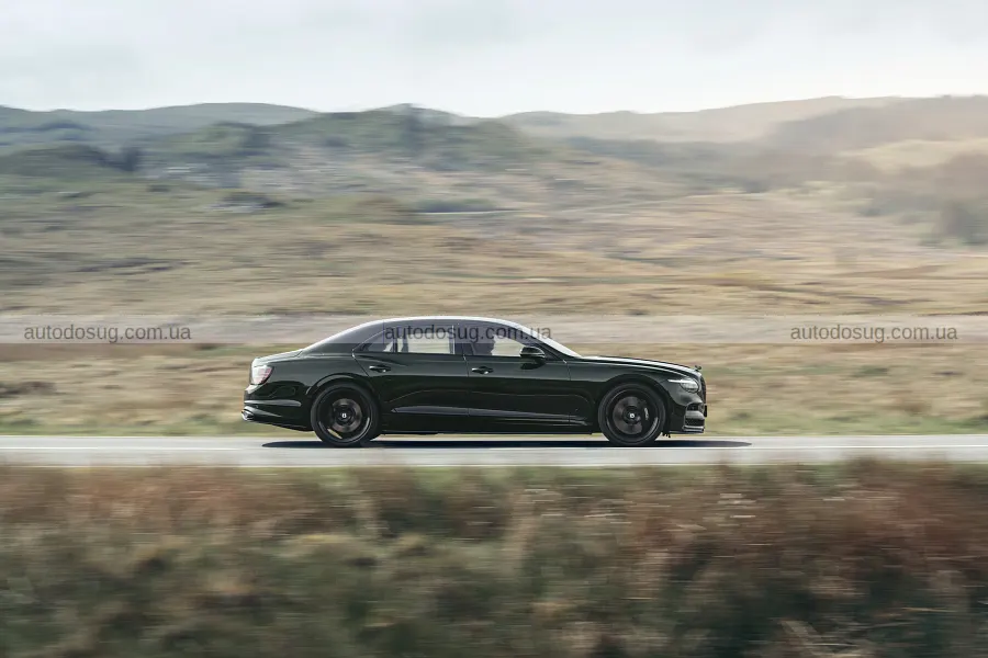 Flying Spur змінив обличчя і порвав з традицією