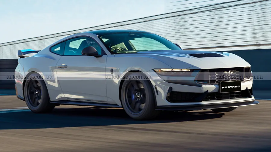 Ford знову придивляється до седана Mustang