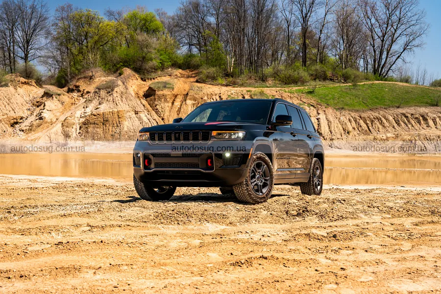 Grand Cherokee знову отримав Trailhawk і Overland