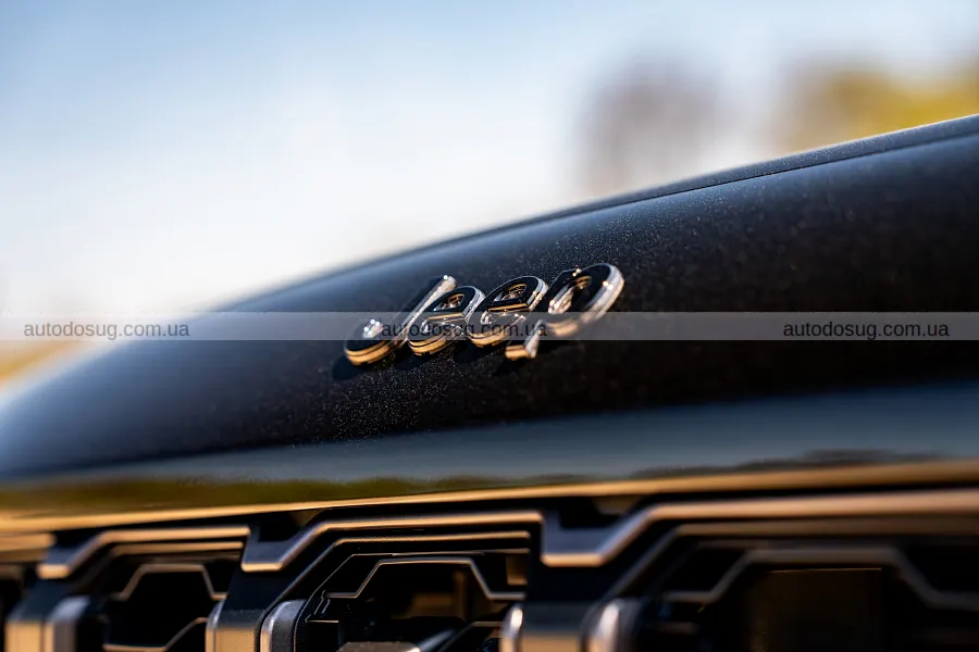 Grand Cherokee знову отримав Trailhawk і Overland