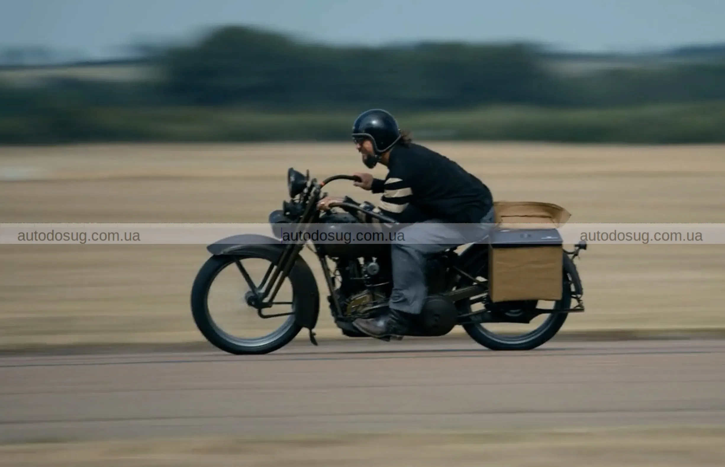 Гараж Момоа поповнили електричні Harley і Land Rover