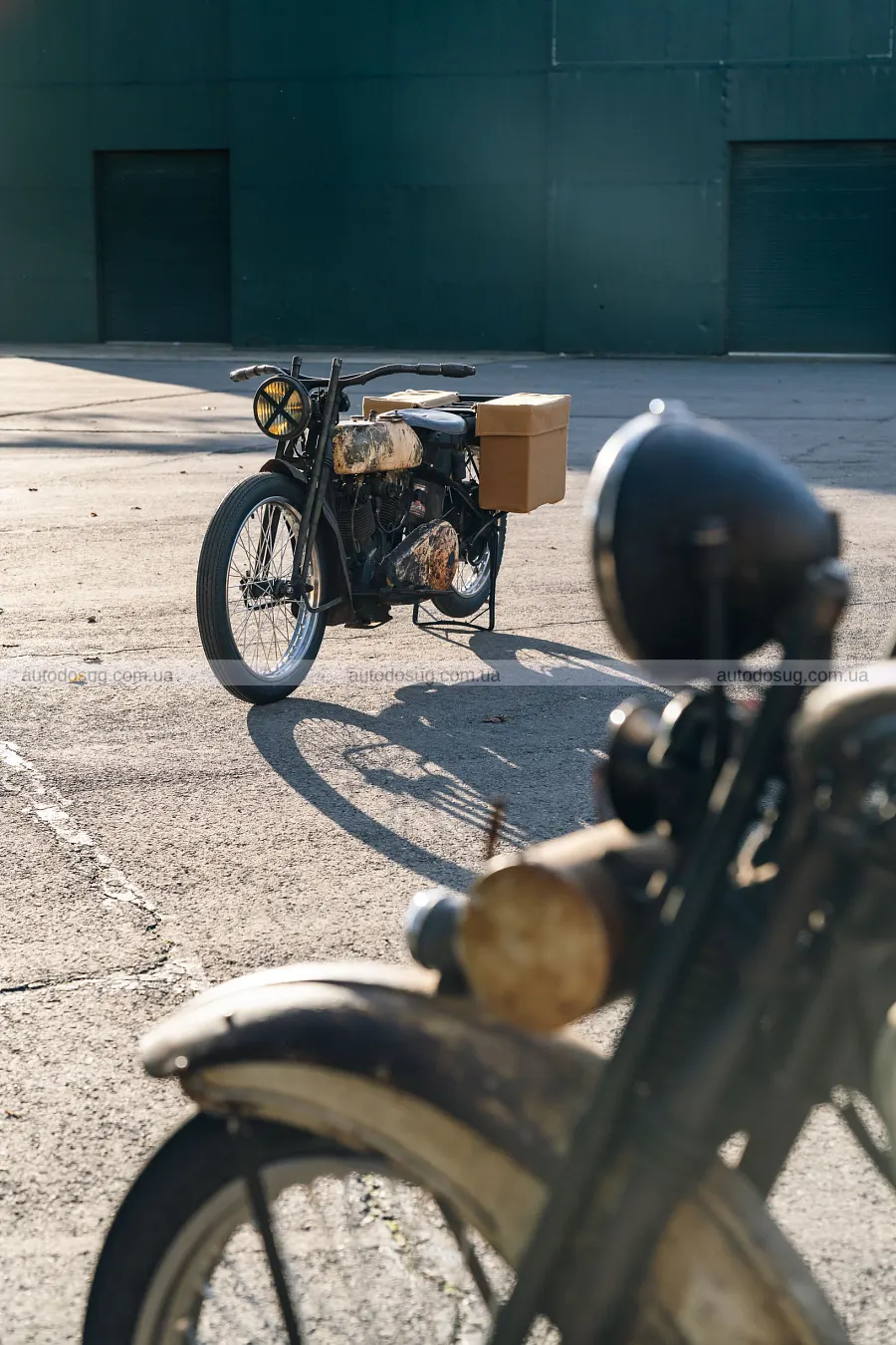 Гараж Момоа поповнили електричні Harley і Land Rover
