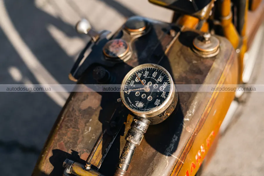 Гараж Момоа поповнили електричні Harley і Land Rover