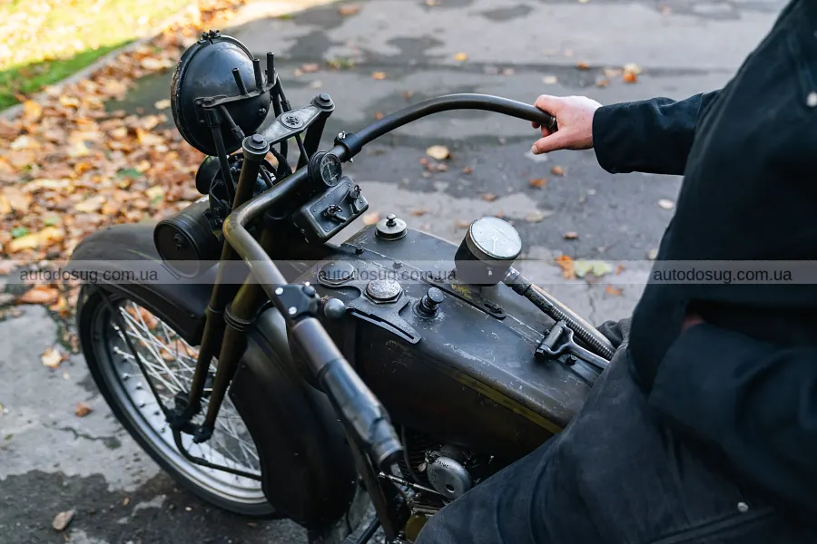 Гараж Момоа поповнили електричні Harley і Land Rover