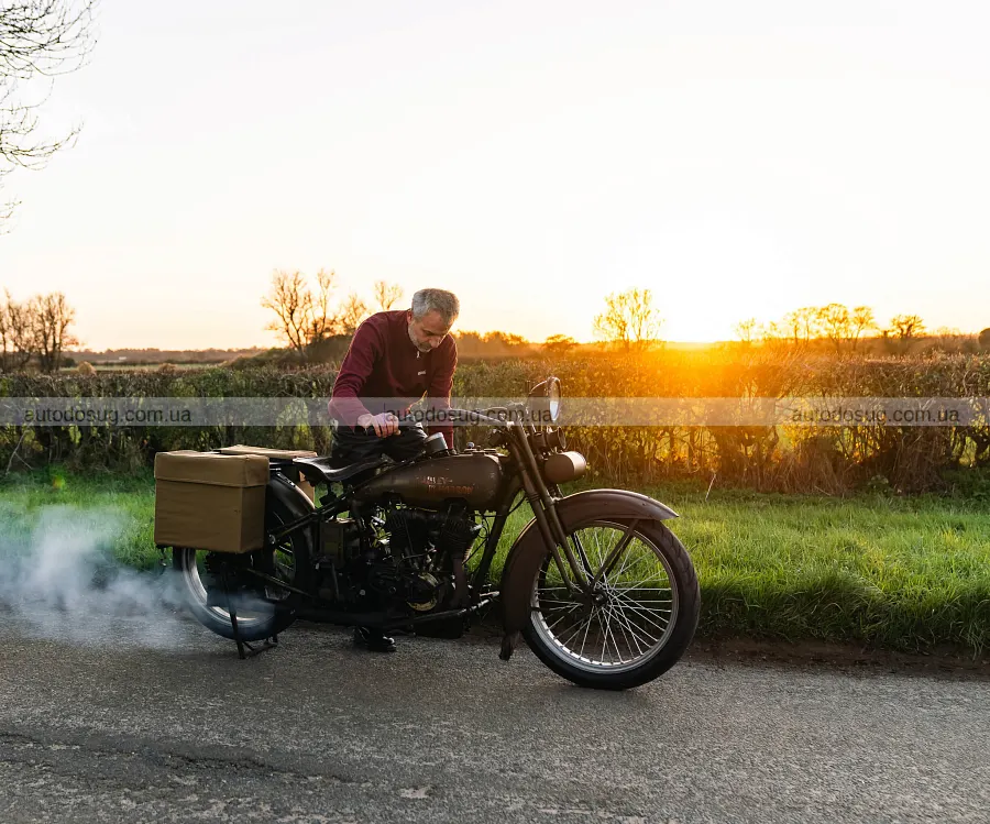 Гараж Момоа поповнили електричні Harley і Land Rover