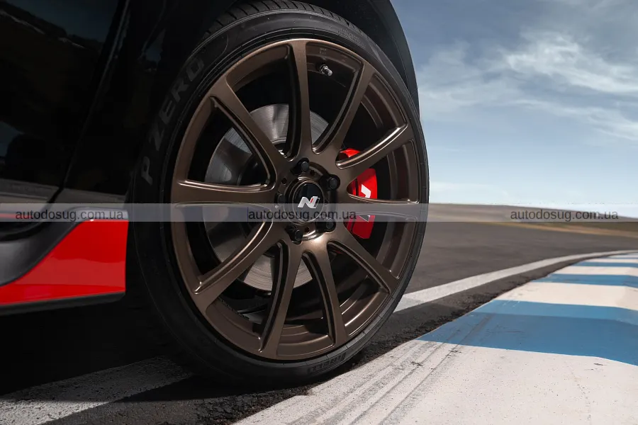 Hyundai i20 N отримав прощальну Shadow Edition