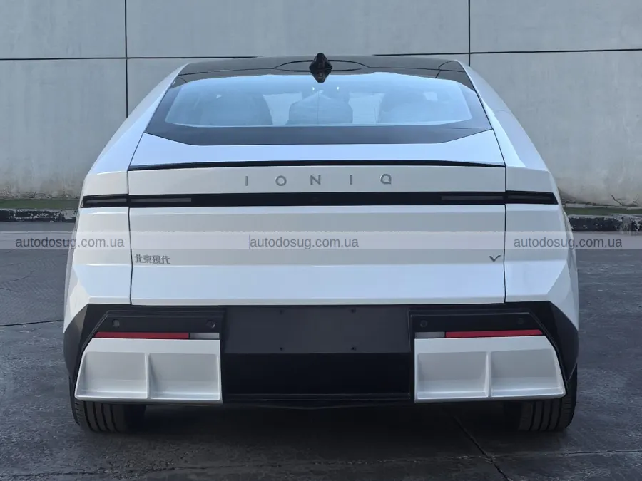 Hyundai розкрив запас ходу седана Ioniq V