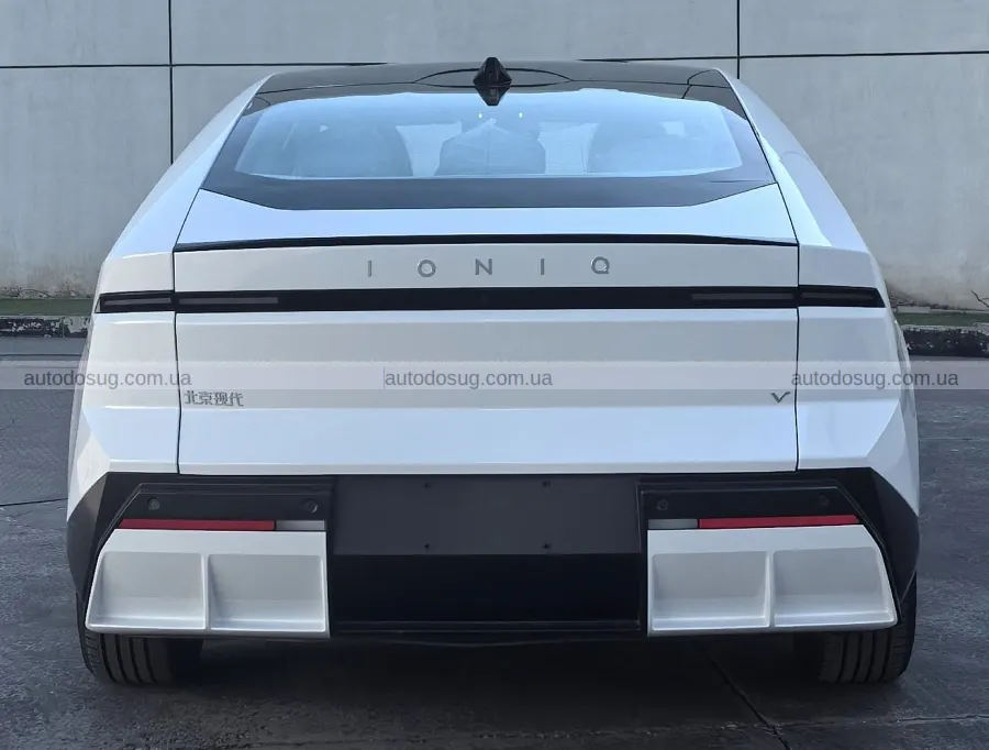 Hyundai розкрив запас ходу седана Ioniq V