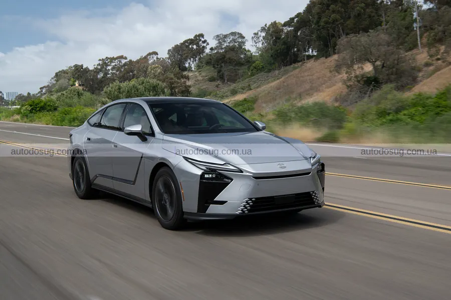Lexus ES довго шукали баланс у підвісці