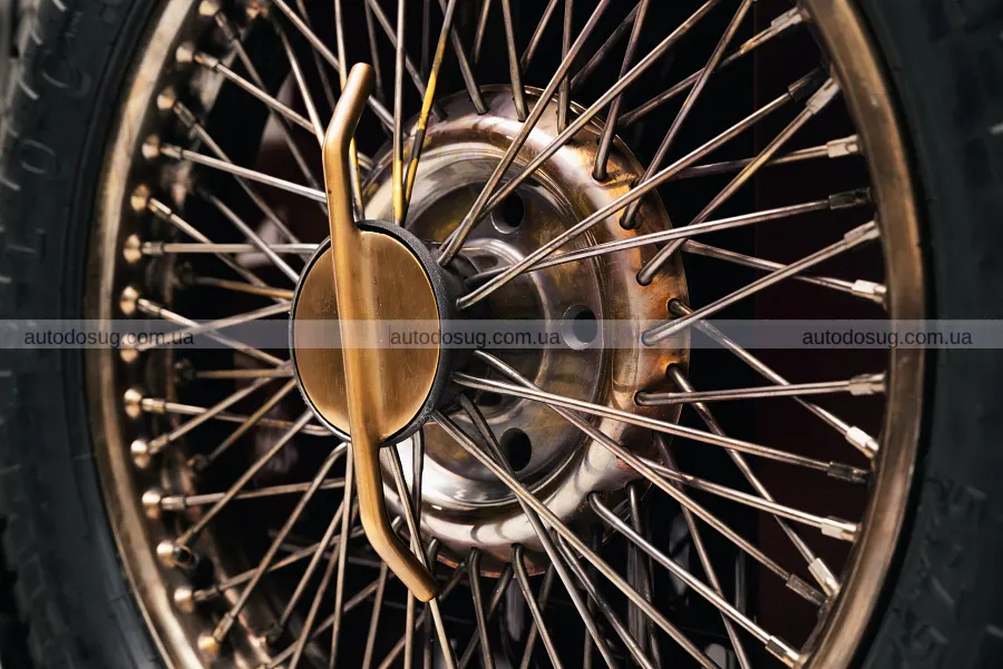 Міні-Bentley Момоа отримав 100 унікальних деталей