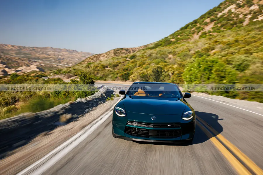 Nissan Z повернув у дизайн п’ять знаків минулого
