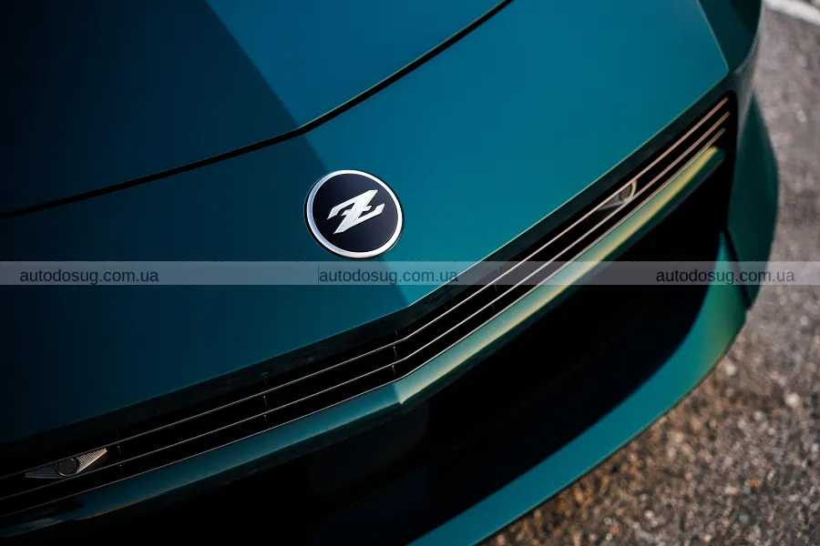 Nissan Z повернув у дизайн п’ять знаків минулого
