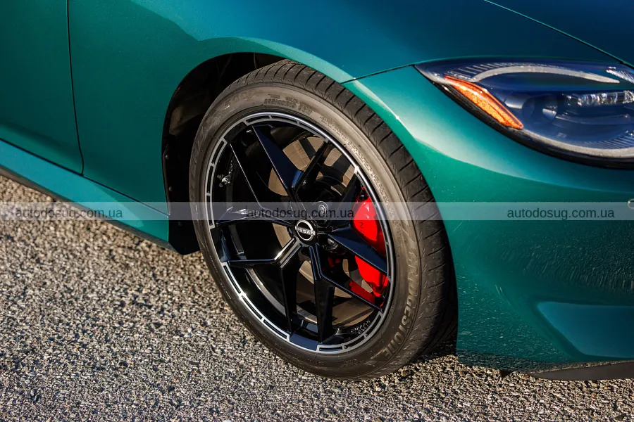 Nissan Z повернув у дизайн п’ять знаків минулого