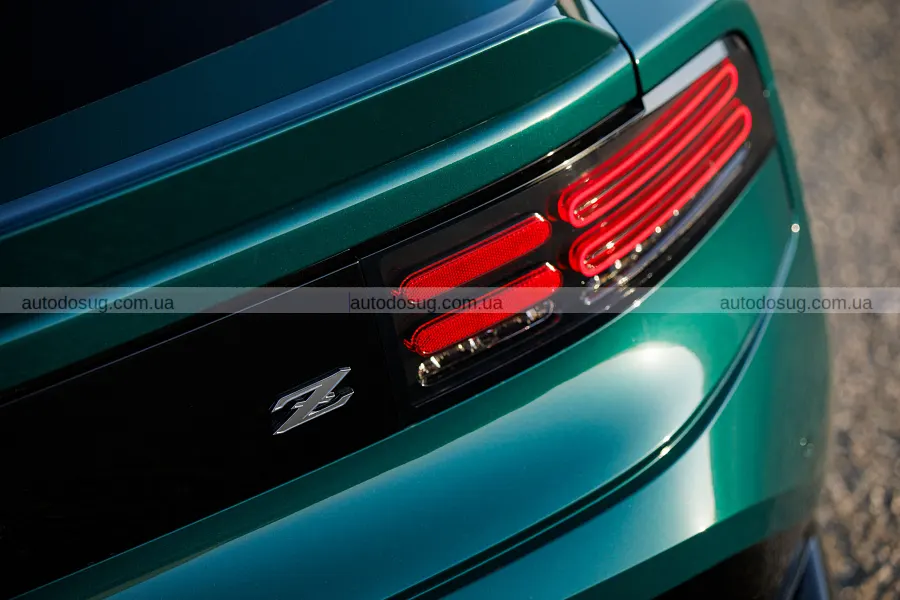 Nissan Z повернув у дизайн п’ять знаків минулого