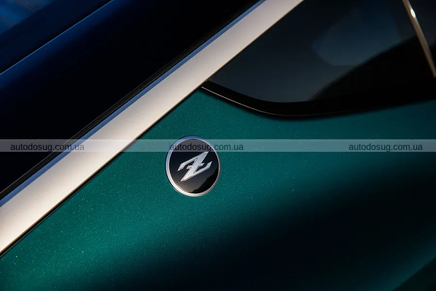 Nissan Z повернув у дизайн п’ять знаків минулого