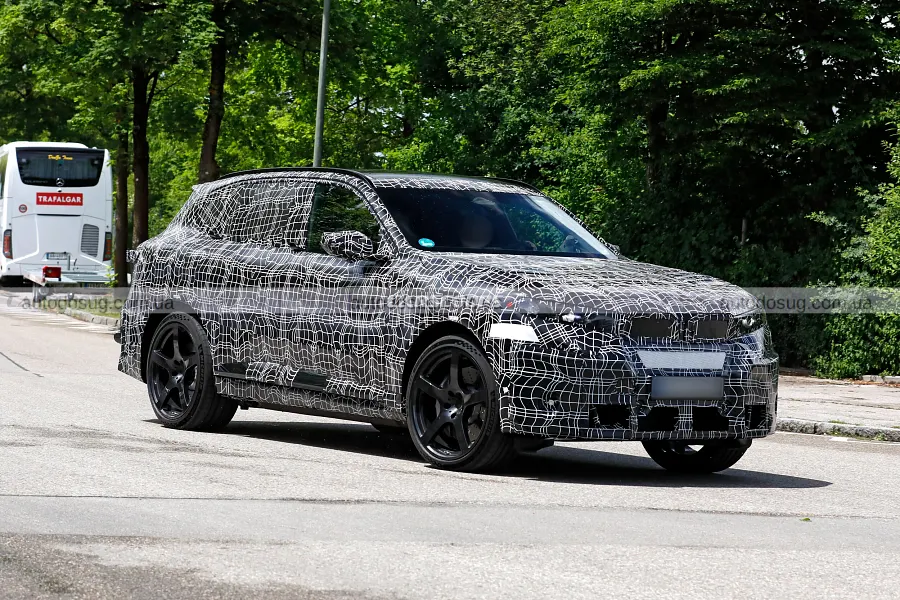 Новий BMW iX5 M засвітив агресивний дизайн