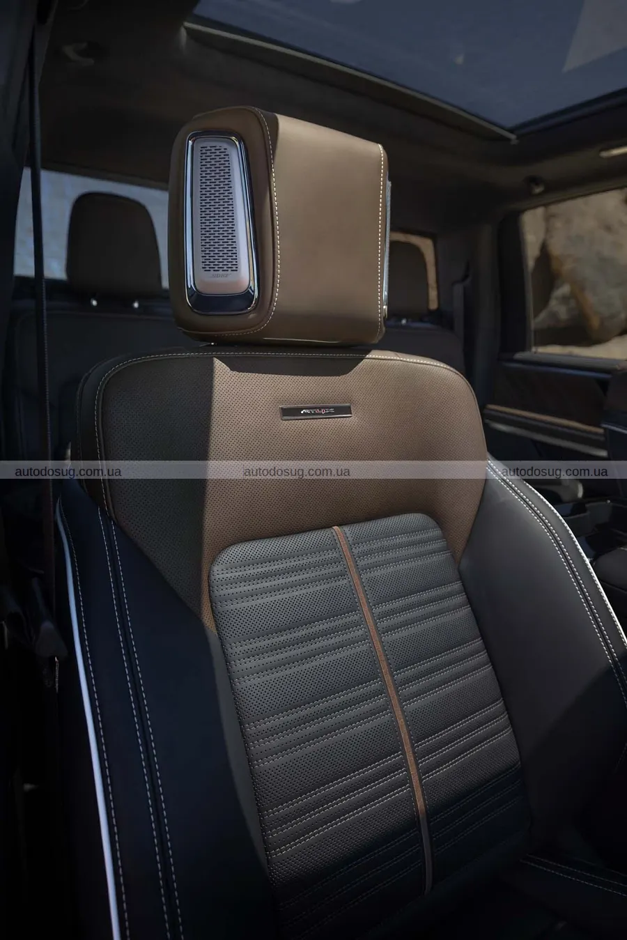 Новий GMC Sierra вразив салоном із 60 дюймами