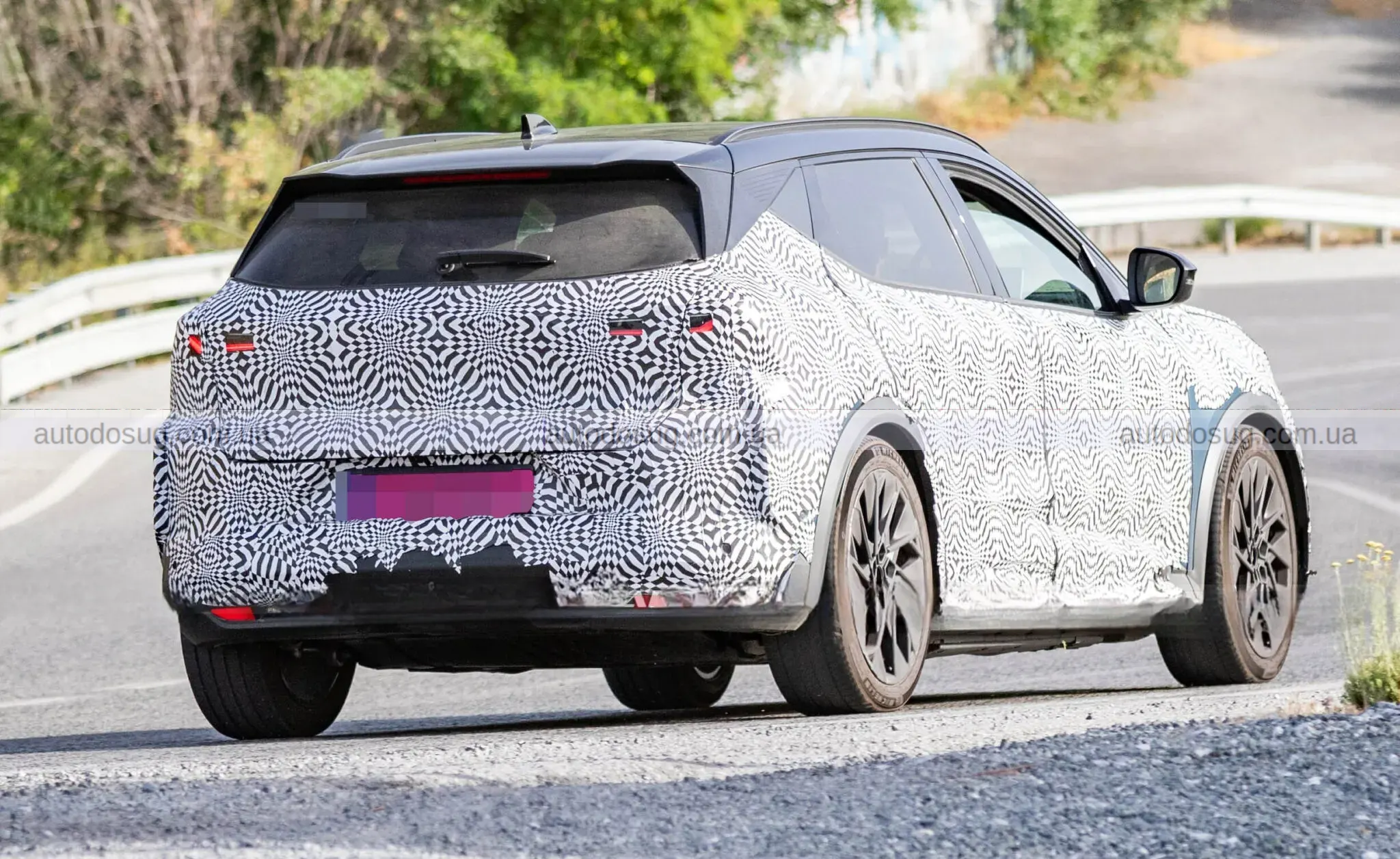 Новий Scenic від Renault показав майбутнє без прем’єри