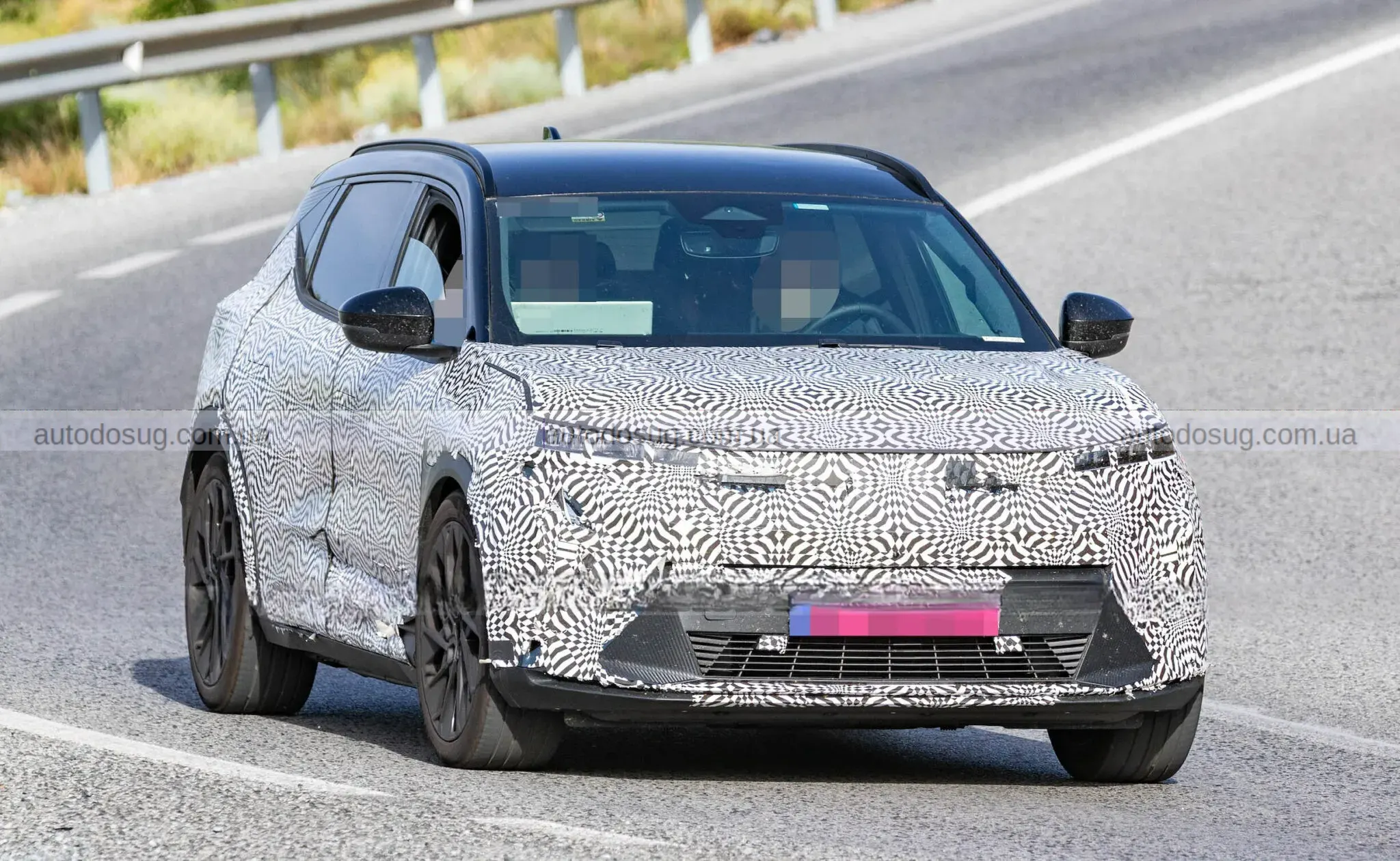 Новий Scenic від Renault показав майбутнє без прем’єри