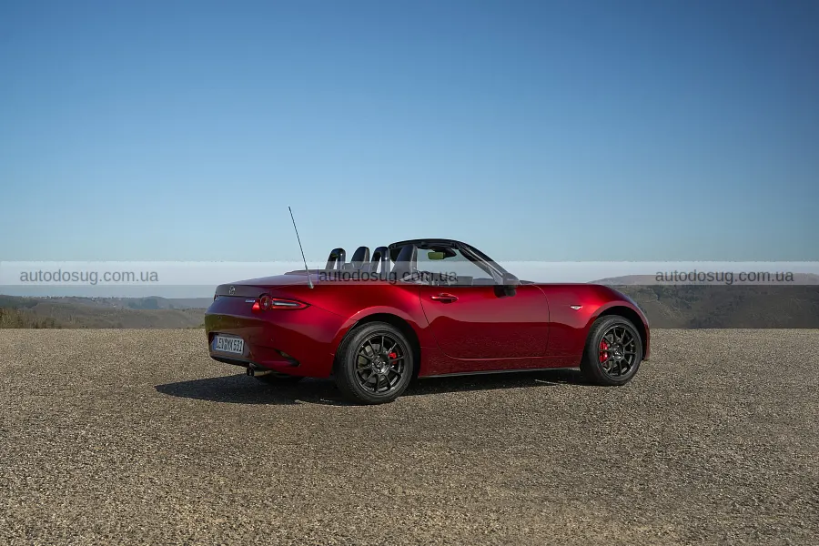 Оновлена Mazda MX-5 стала трохи жвавішою