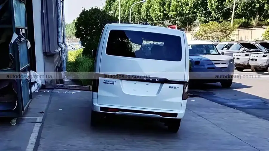 Оновлений Nissan NV200 отримав plug-in hybrid