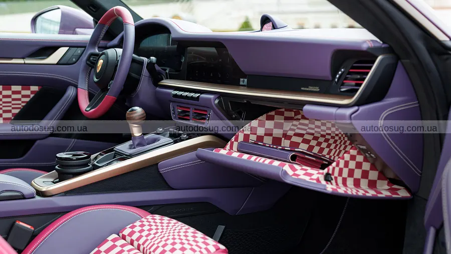 Porsche перетворила 911 GT3 на яскравий артоб’єкт