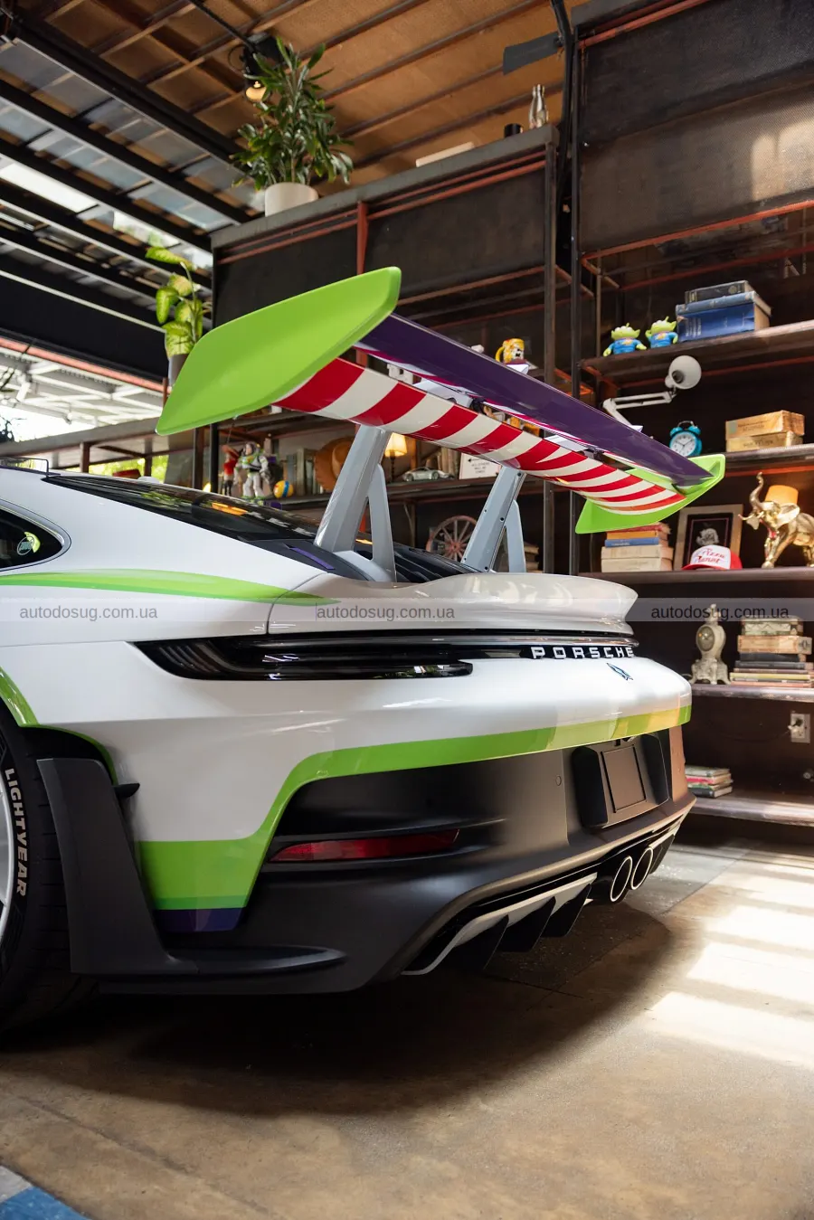 Porsche привезе на прем’єру три 911 з Toy Story 5