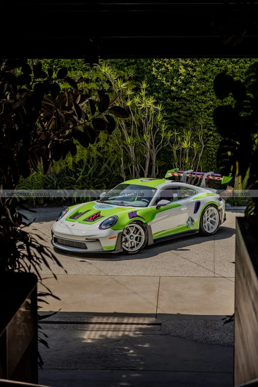 Porsche привезе на прем’єру три 911 з Toy Story 5
