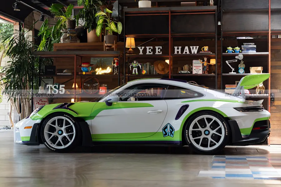 Porsche привезе на прем’єру три 911 з Toy Story 5