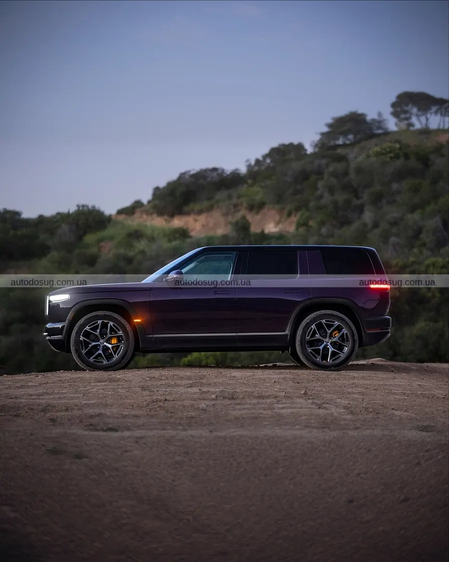 Rivian R2 залишив водіїв без звичного FM-радіо