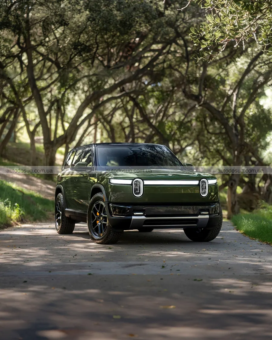 Rivian R2 залишив водіїв без звичного FM-радіо