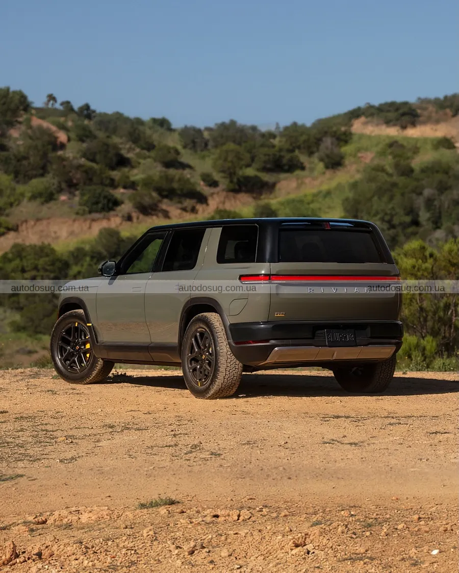 Rivian R2 залишив водіїв без звичного FM-радіо