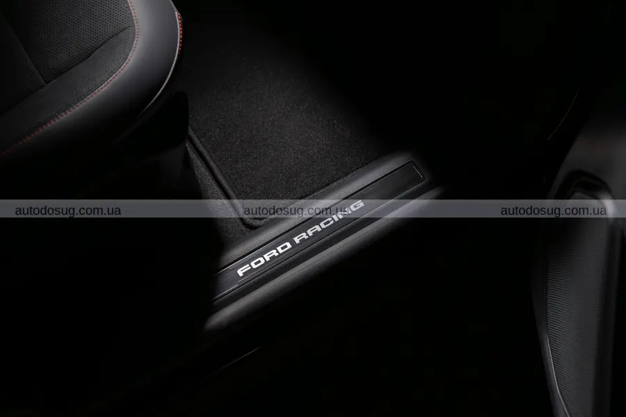 Темний пакет зробив Ford Explorer ST виразнішим