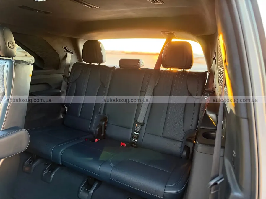 Cadillac Escalade IQ подешевшав на $47 тисяч за рік