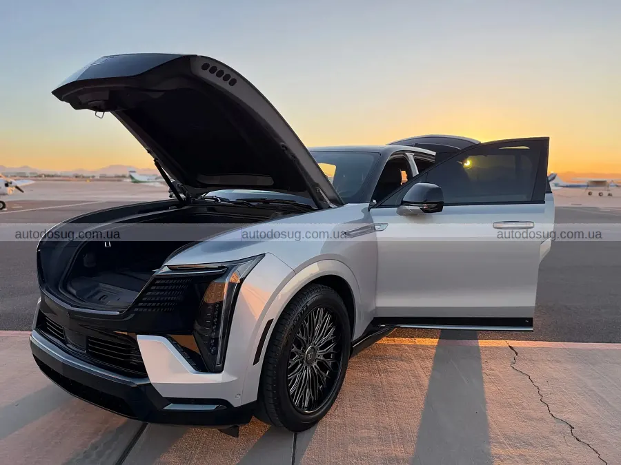 Cadillac Escalade IQ подешевшав на $47 тисяч за рік
