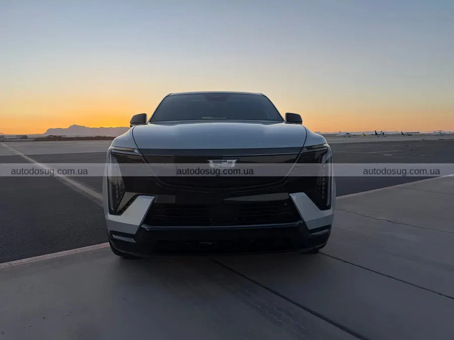 Cadillac Escalade IQ подешевшав на $47 тисяч за рік