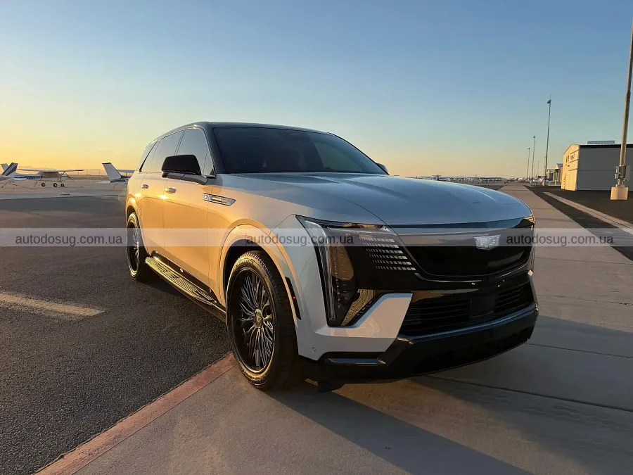 Cadillac Escalade IQ подешевшав на $47 тисяч за рік