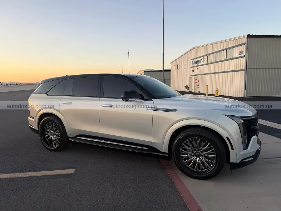 Cadillac Escalade IQ подешевшав на $47 тисяч за рік