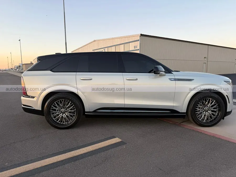 Cadillac Escalade IQ подешевшав на $47 тисяч за рік