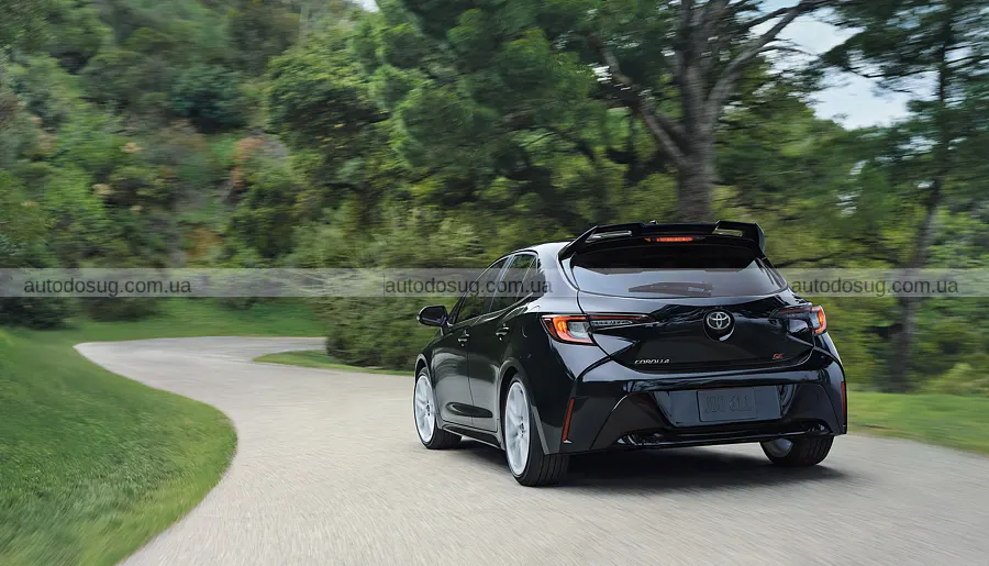 Corolla Hatchback 2027 оновив салон і втратив FX