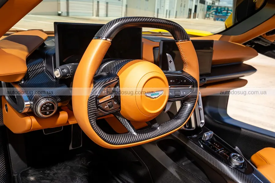Два майже нові Aston Martin Valhalla продадуть у США