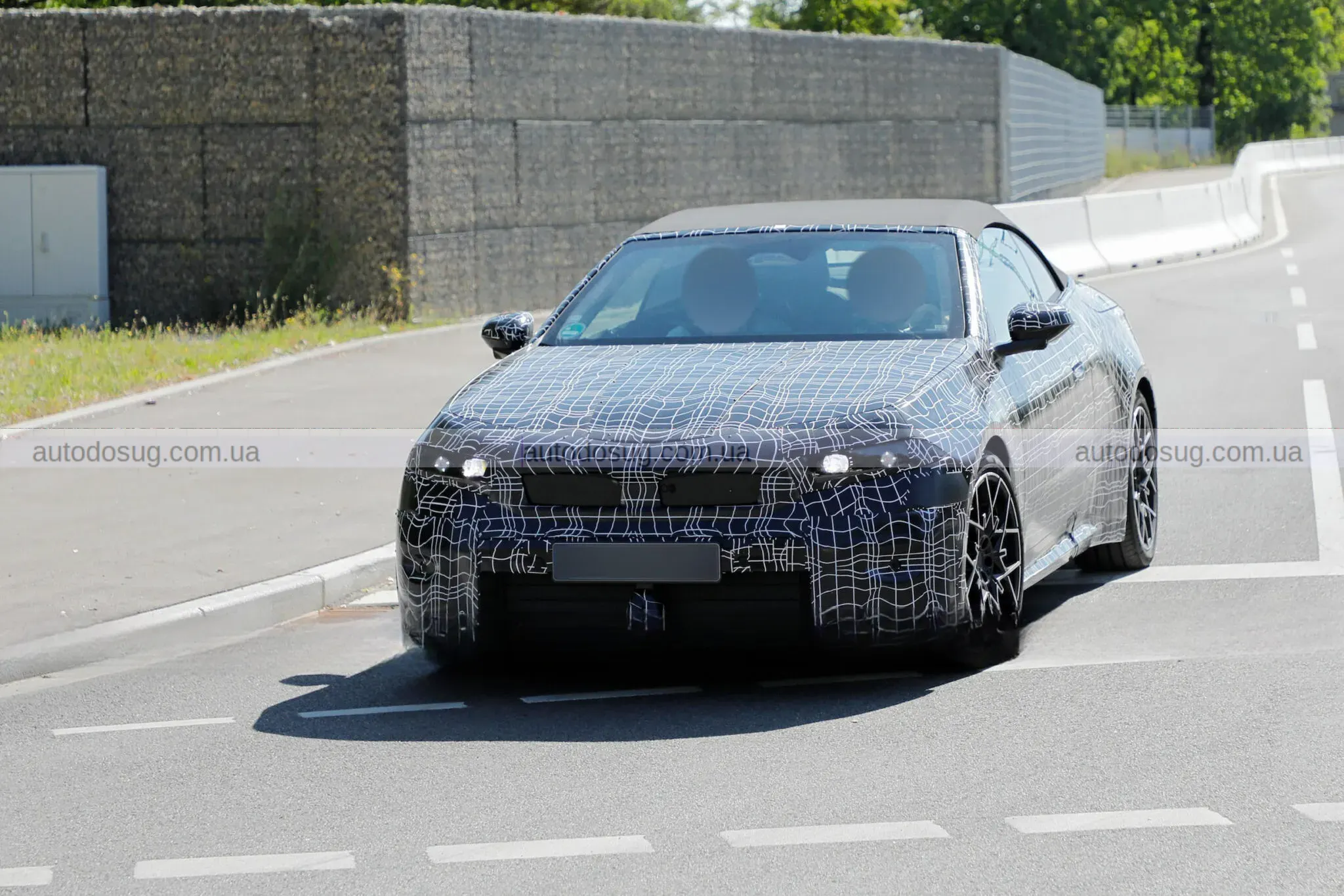Електричний кабріолет BMW i4 вийшов на тести