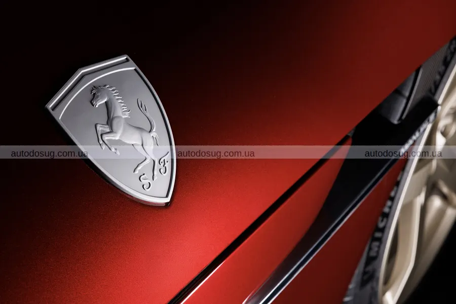 Ferrari повернула три педалі у 12Cilindri