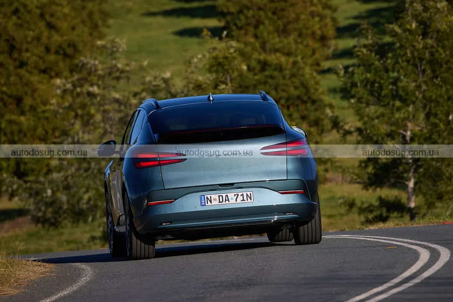 Genesis GV60 оновився і став дешевшим