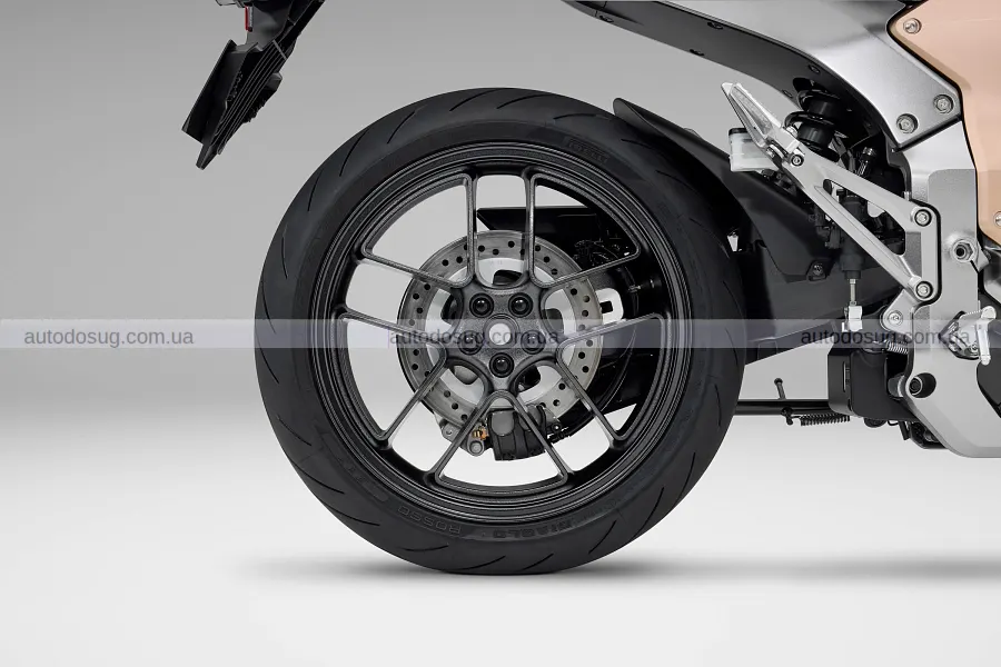 Honda привезла WN7 до Європи і підтиснула LiveWire