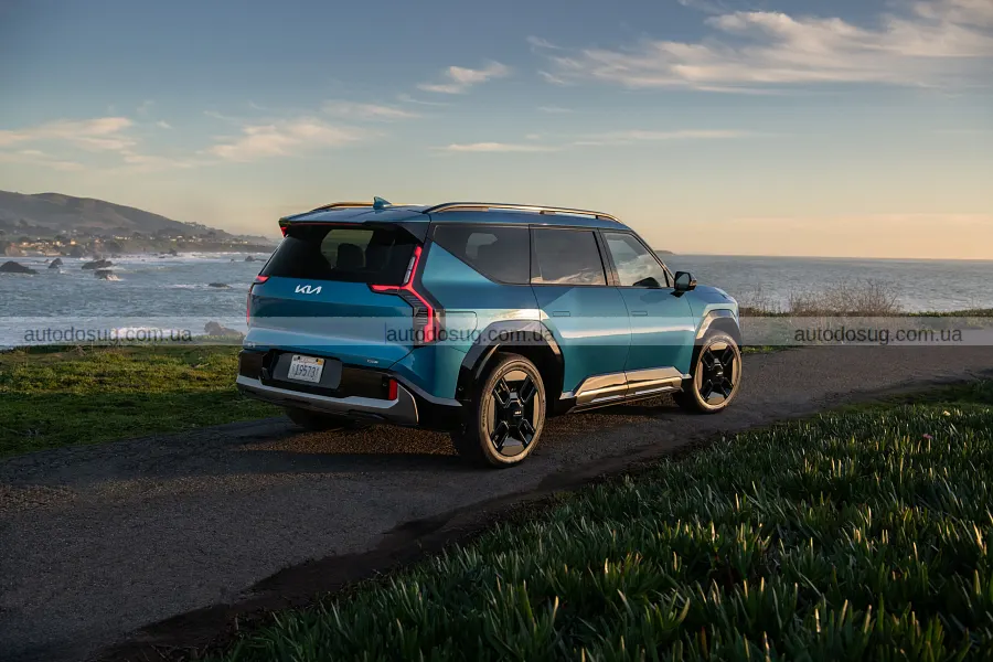 Hyundai і Kia відкликають EV через ризик займання