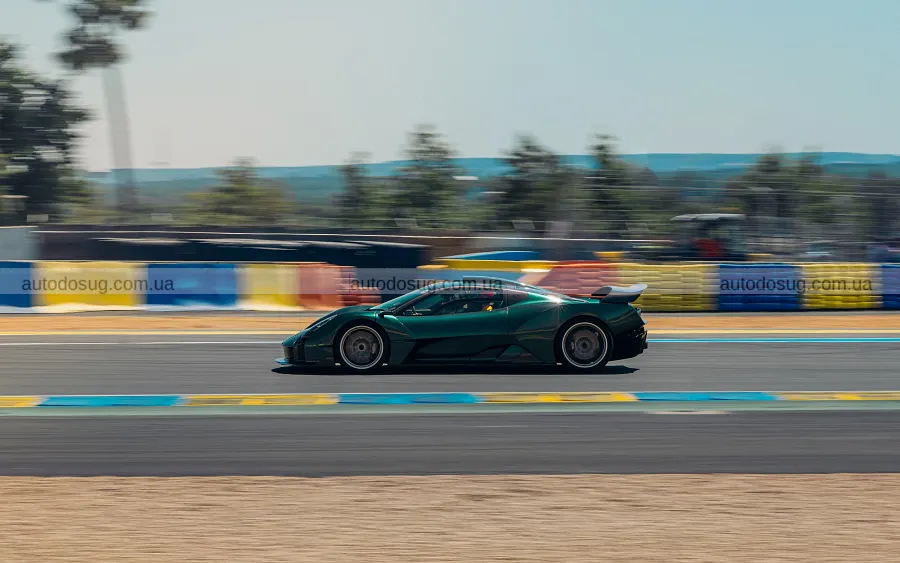 Le Mans GTR виїхав на трасу в Ле-Мані
