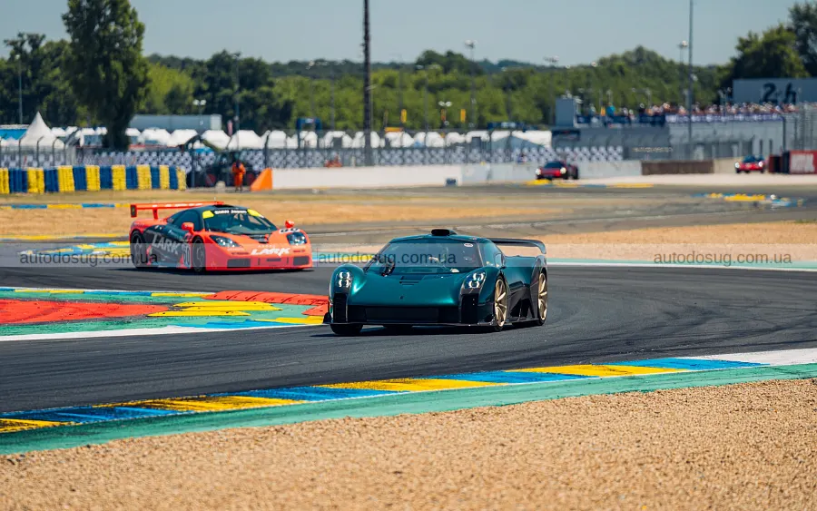 Le Mans GTR виїхав на трасу в Ле-Мані